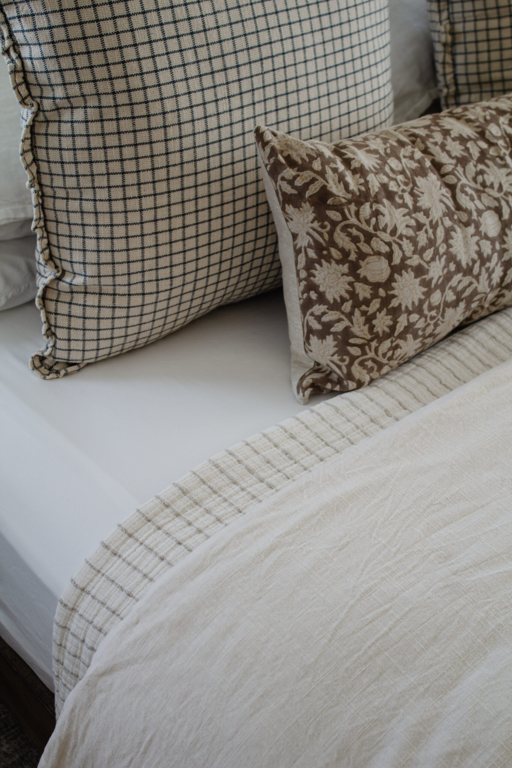 Bed pillow pattern & arrangement Guide