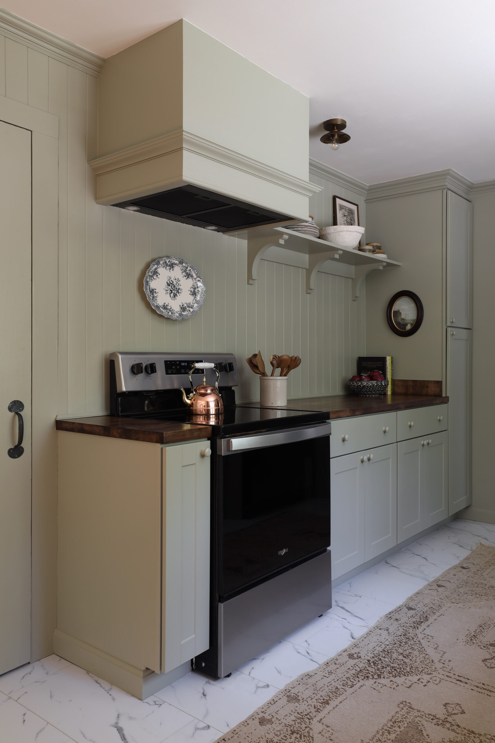 How to build a range hood cover - Nadine Stay