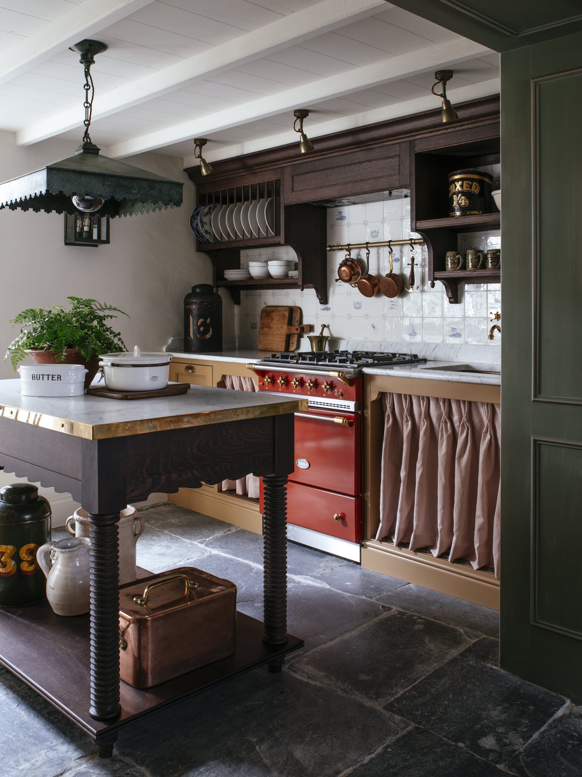 Trend Watch: Delft Tiles (Their Place In Design Then & Now) - Nadine Stay